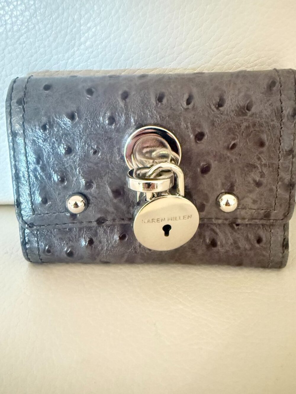 NEW KAREN MILLEN GREY OSTRICH LEATHER EMBOSSED TRIPLE SNAP WALLET & LOCK CHARM